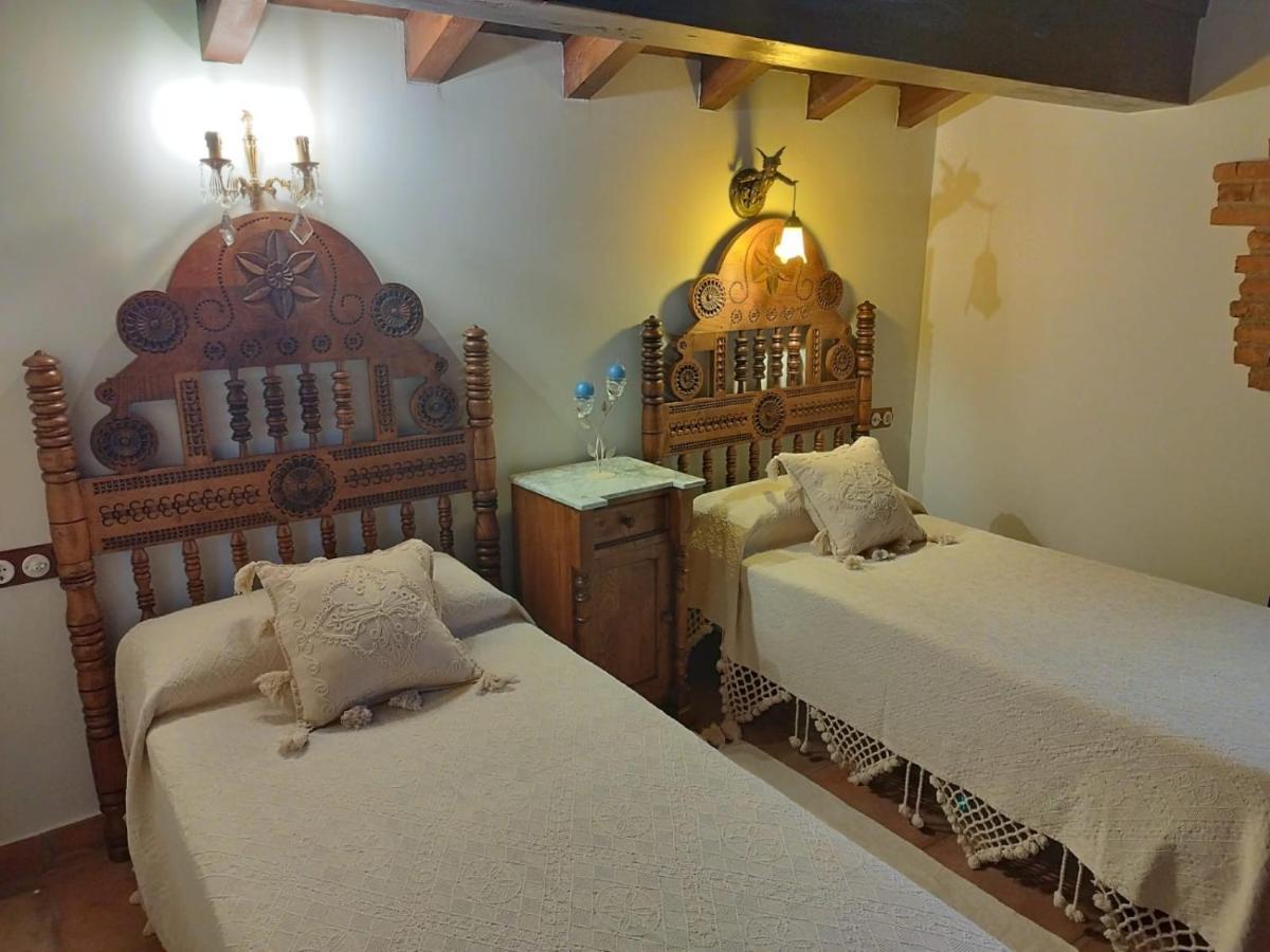 Apartamentos Villa Julieta Ruente Luaran gambar