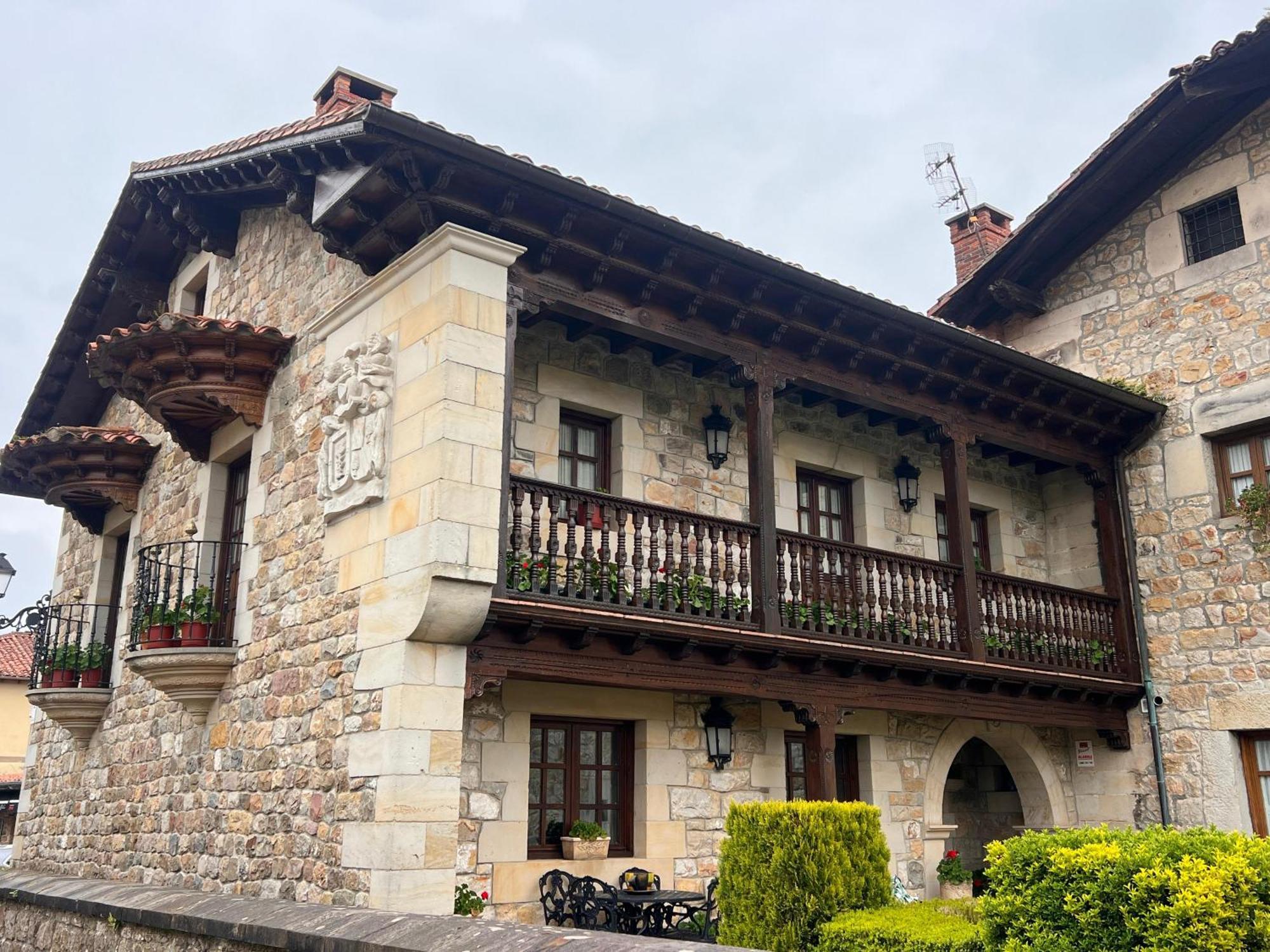 Apartamentos Villa Julieta Ruente Luaran gambar