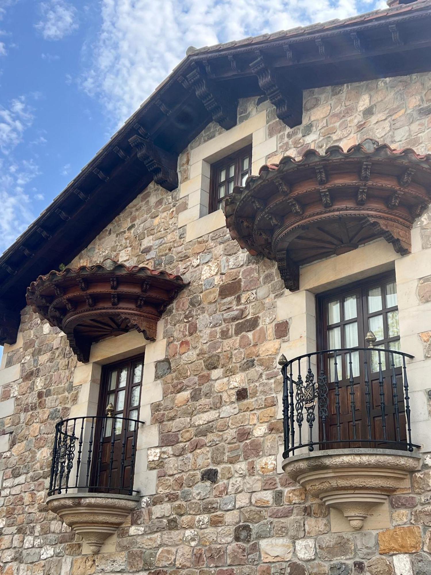 Apartamentos Villa Julieta Ruente Luaran gambar