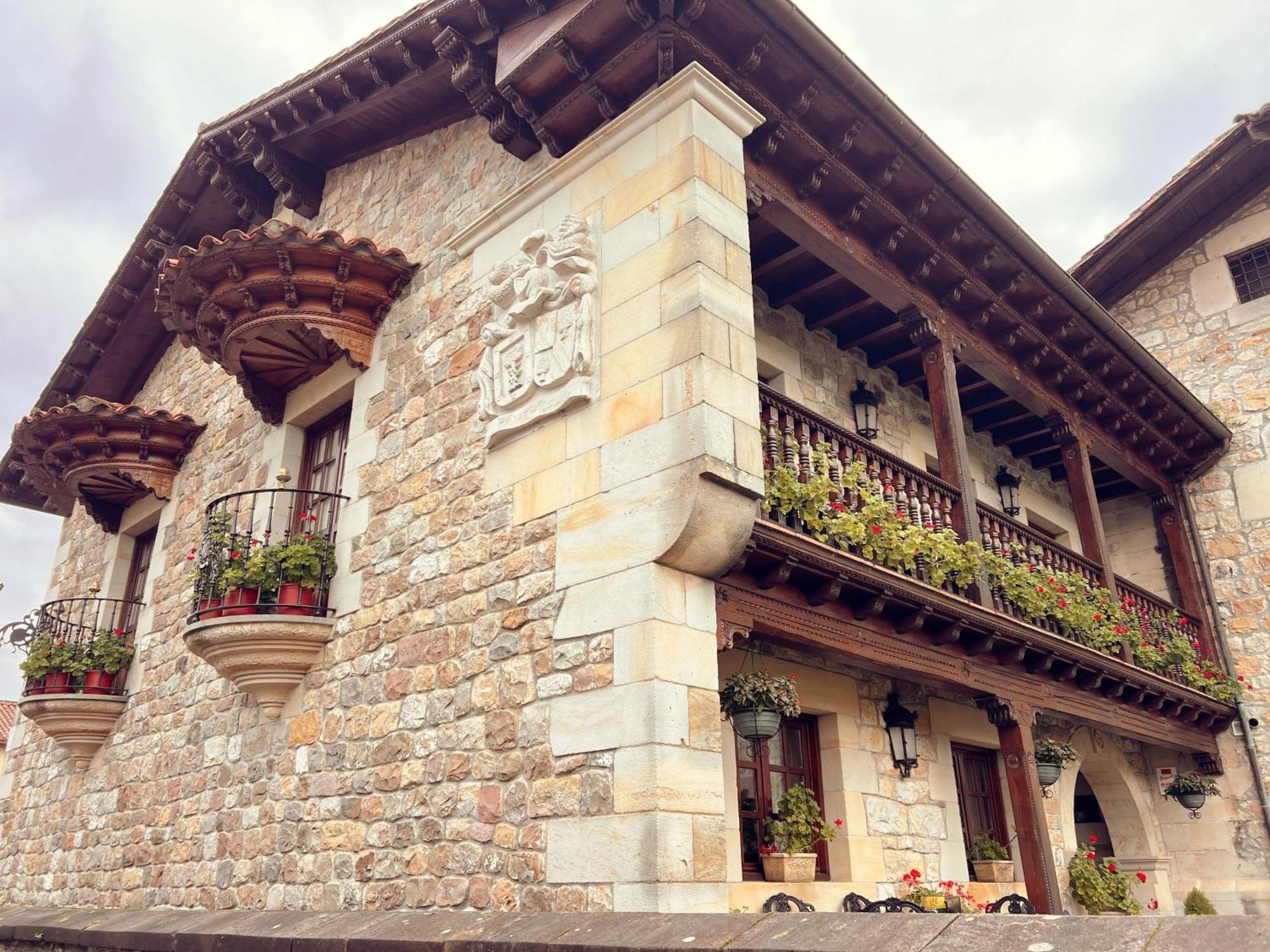 Apartamentos Villa Julieta Ruente Luaran gambar
