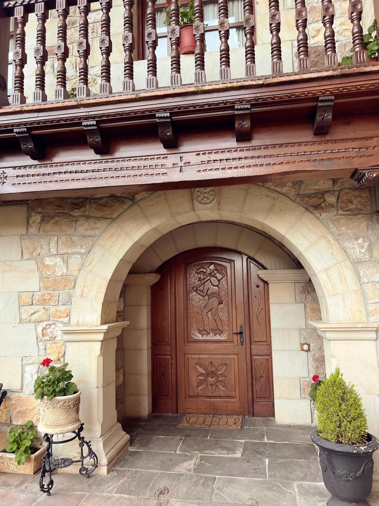Apartamentos Villa Julieta Ruente Luaran gambar