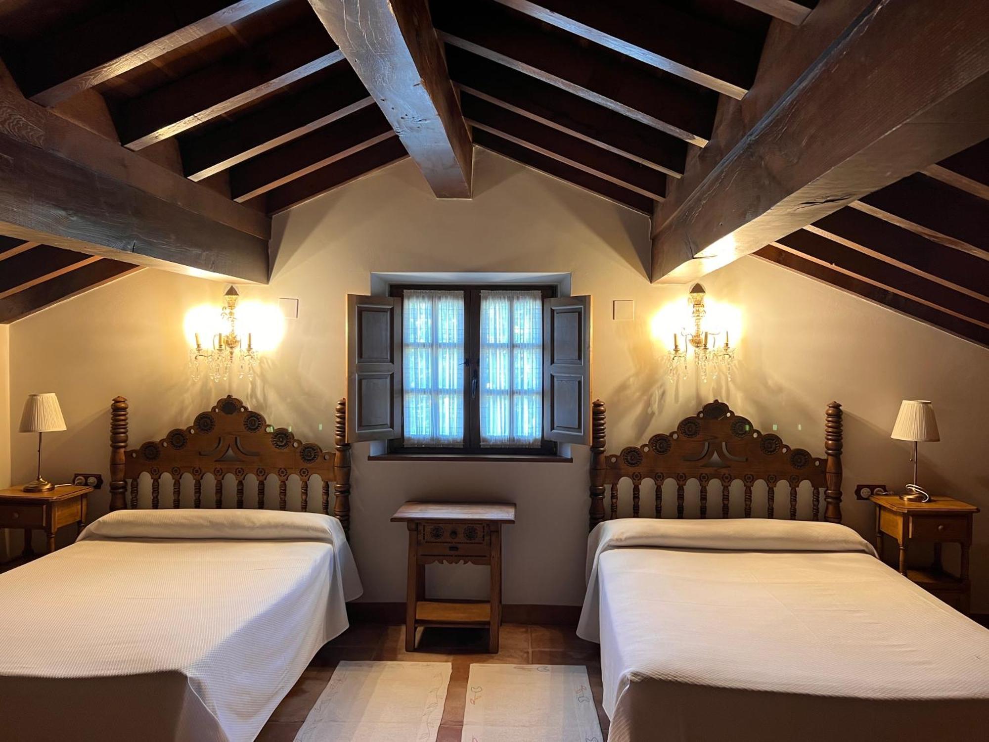 Apartamentos Villa Julieta Ruente Luaran gambar
