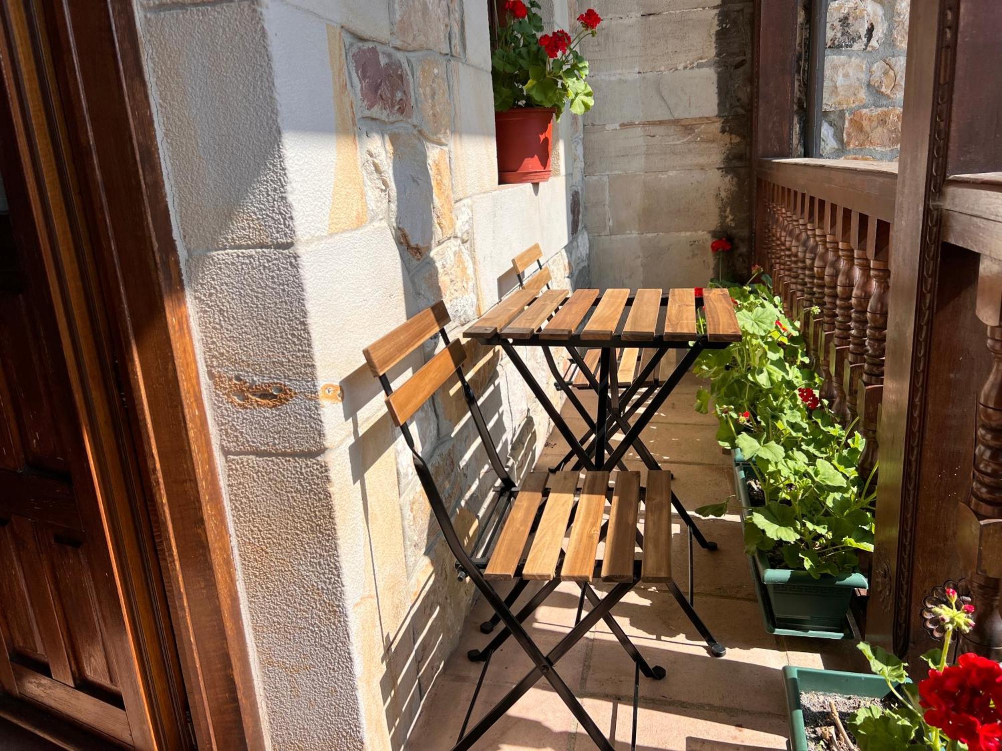 Apartamentos Villa Julieta Ruente Luaran gambar