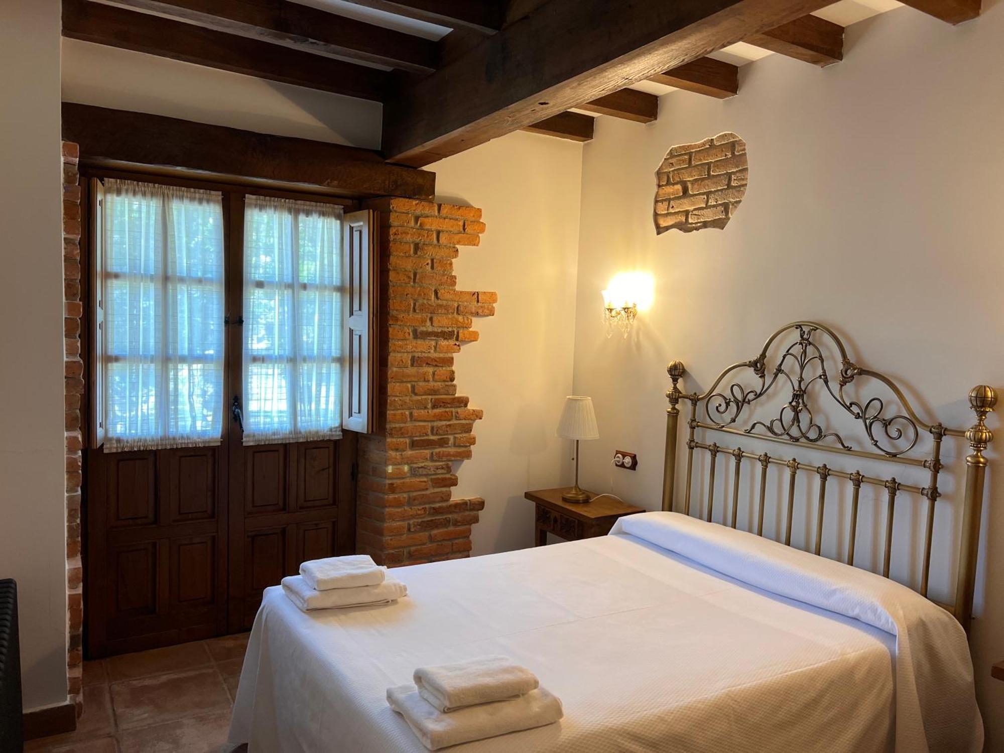 Apartamentos Villa Julieta Ruente Luaran gambar