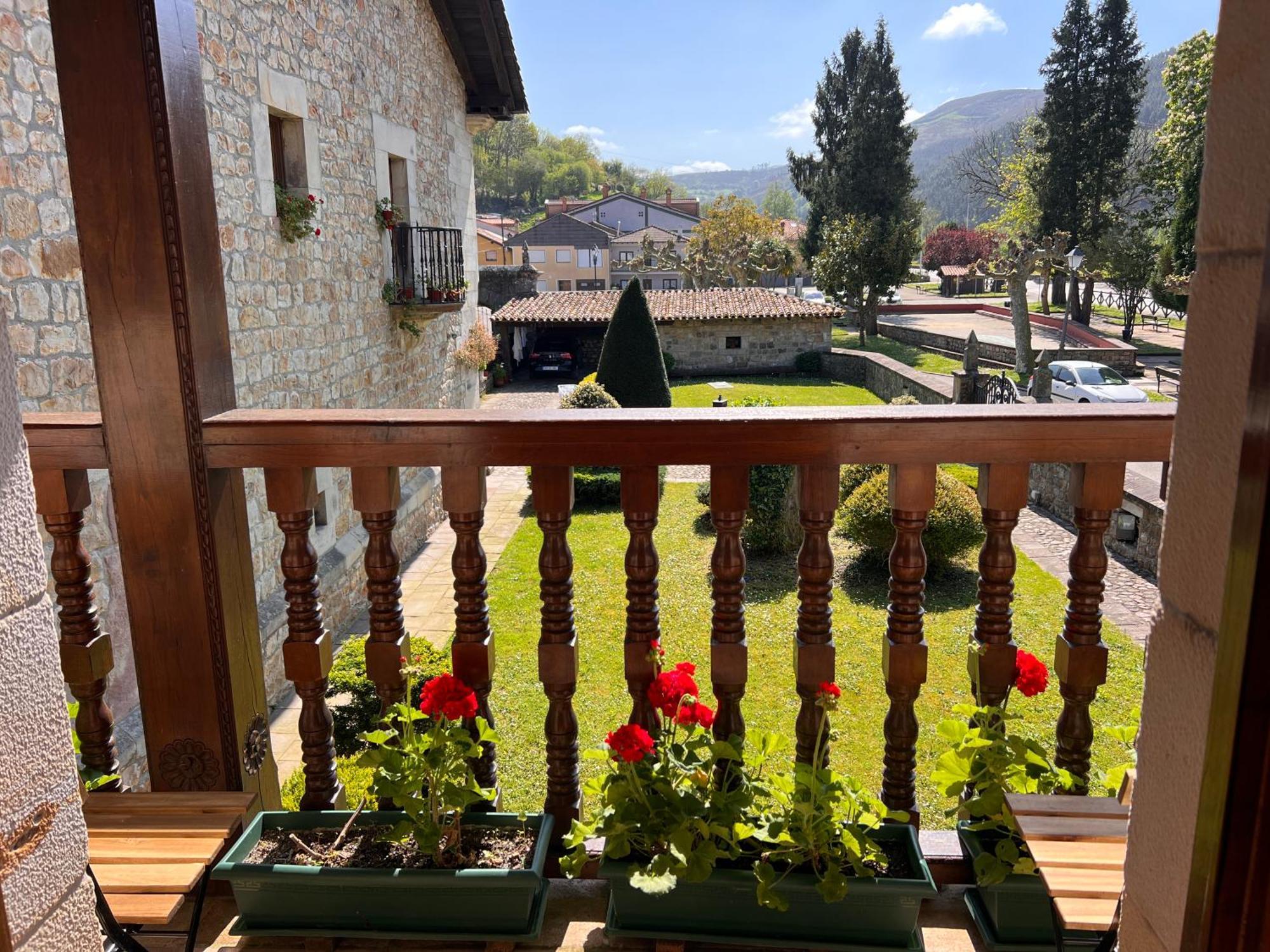 Apartamentos Villa Julieta Ruente Luaran gambar